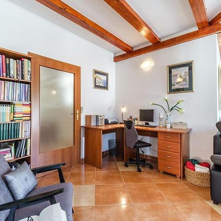 Guest House Barbara Nerezisca Екстериор снимка