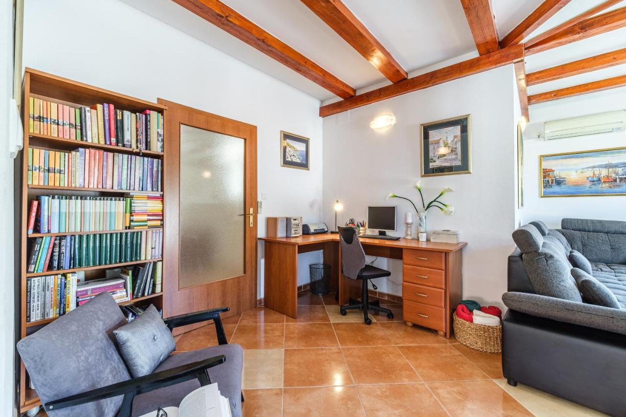 Guest House Barbara Nerezisca Екстериор снимка