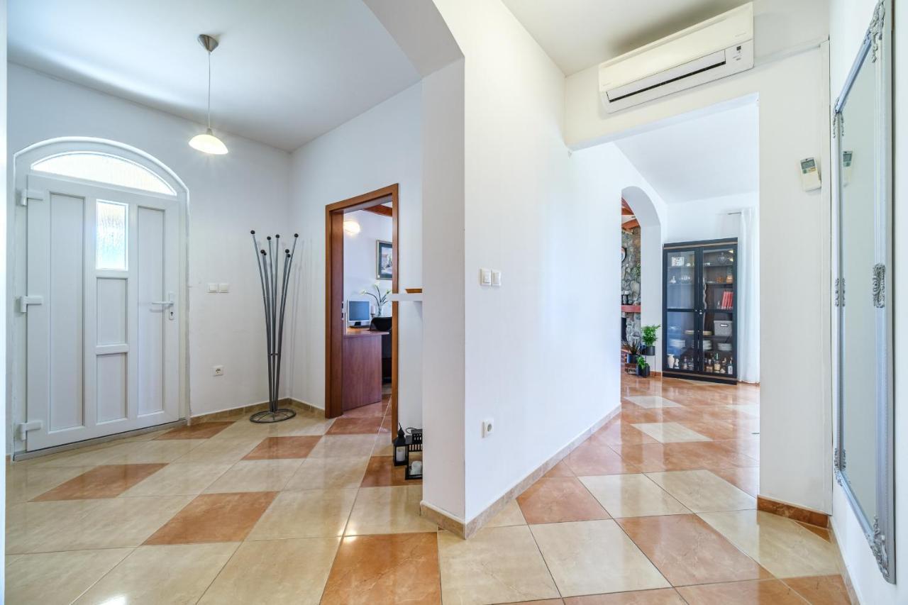 Guest House Barbara Nerezisca Екстериор снимка