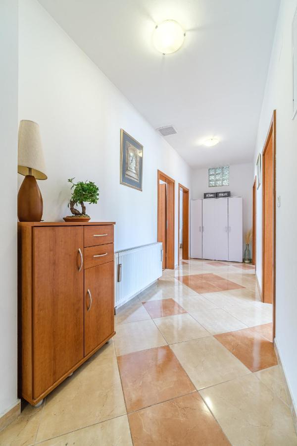 Guest House Barbara Nerezisca Екстериор снимка
